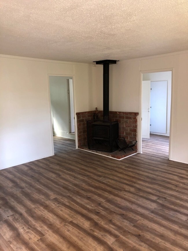 Building Photo - Quaint Carmel Valley Cottage