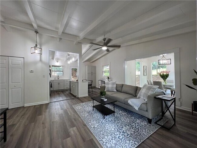 Foto del edificio - 2956 Monterey Dr