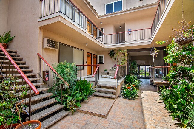 Foto del edificio - 1730 Camden Ave