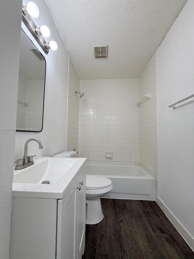 Building Photo - 10875 NW 45th St