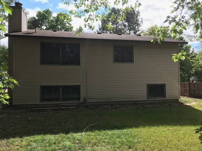 Building Photo - 810 73rd Way