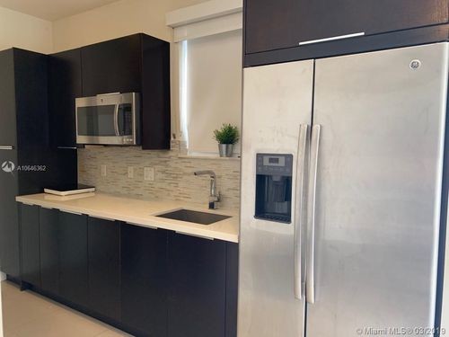 Foto del edificio - 10530 NW 63rd Terrace