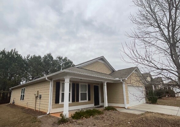 Building Photo - SELF TOUR NOW! - 85 Riviera Dr, Covington ...