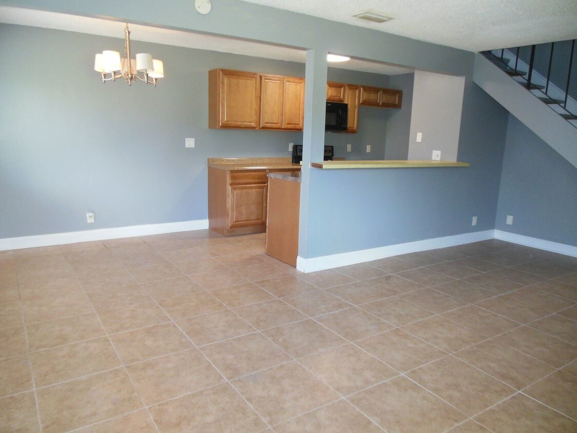 Primary Photo - 2 br, 1 bath House - 834 E. TIFFANY DR #2