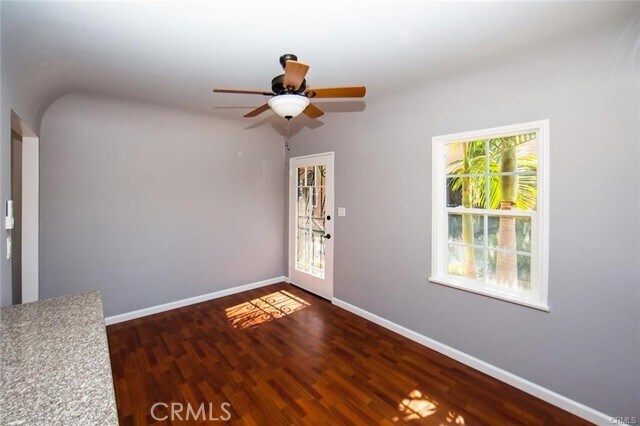 Foto del edificio - 9827 Beach St