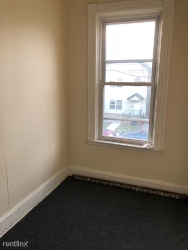 Building Photo - 139 Smith St