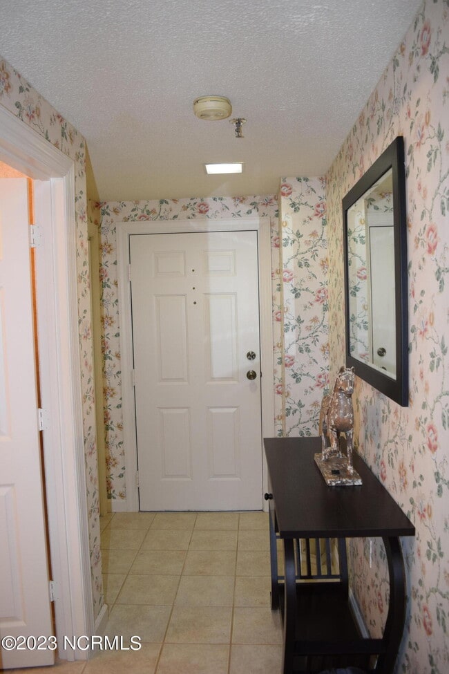 Building Photo - 303 Sugar Top Dr