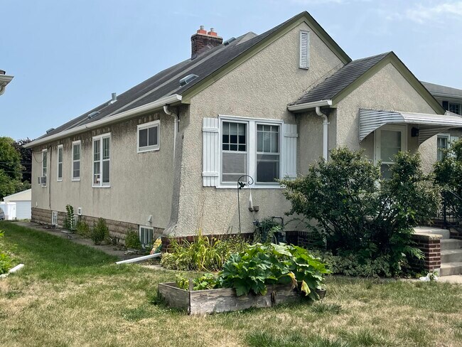 Foto del edificio - 4325 Minnehaha Ave