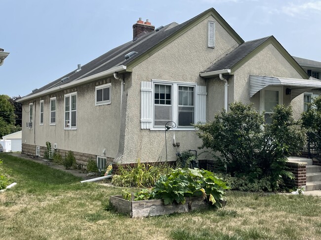 Building Photo - 4325 Minnehaha Ave