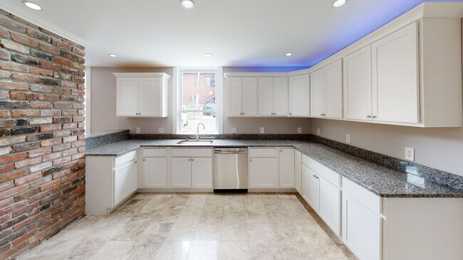 Foto del edificio - 1702 Highland Ave