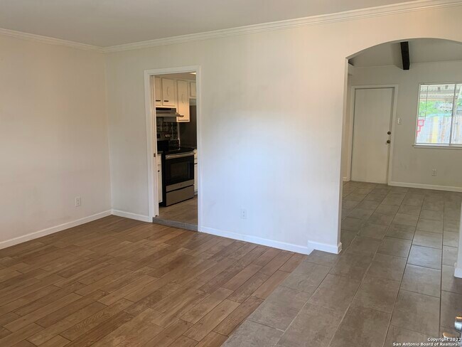 Foto del edificio - 7218 Desilu Dr