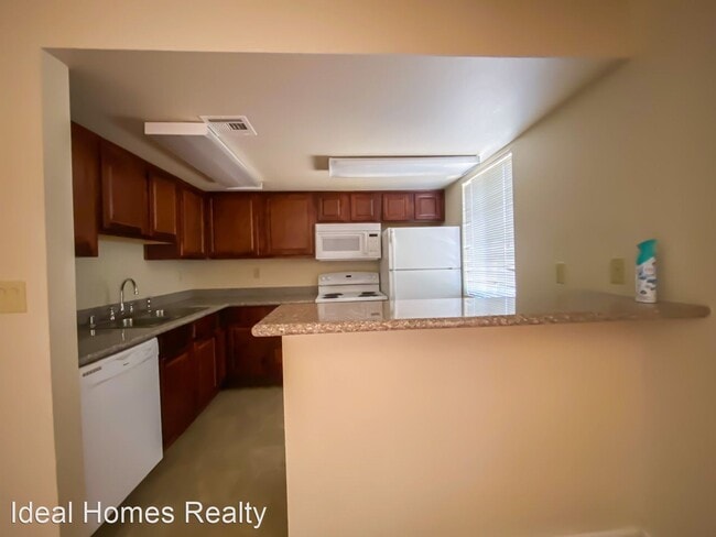 Building Photo - 4421 Alexis Dr
