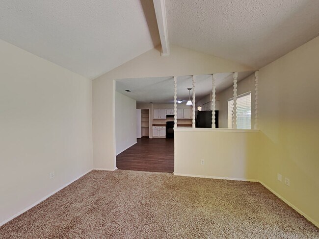 Foto del edificio - 6400 Kelly Elliott Rd