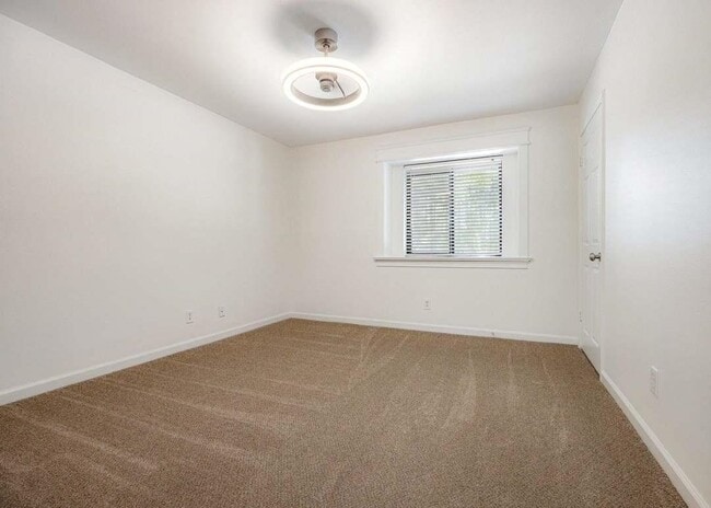 Building Photo - 1847 Gray Ridge Cove