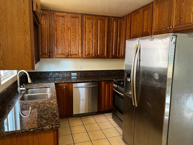 Foto del edificio - 13821 Hawthorne Way