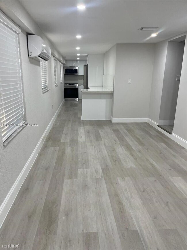 Foto del edificio - 3 br, 3 bath House - 4004 W 10th Ct