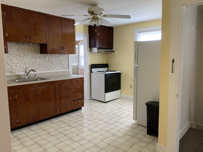 Kitchen - 2716 W Main St