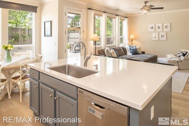 Foto del edificio - 5 br, 3 bath House - 410 Shire Ct.