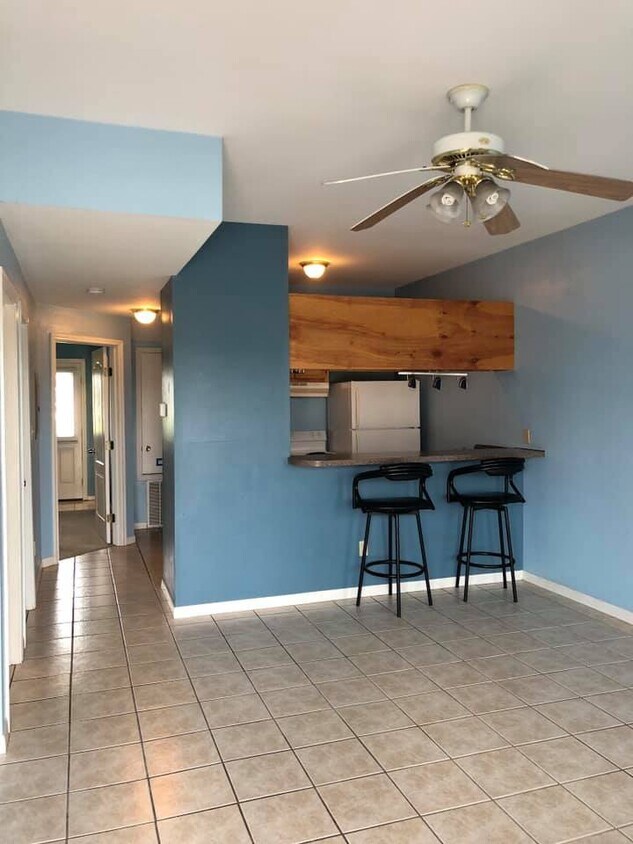 Living Room & Kitchen - 13958 Fortuna Bay Dr
