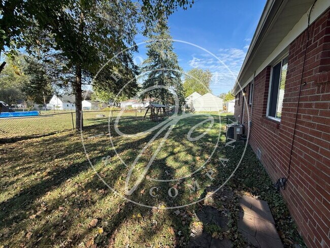 Foto del edificio - Beautiful  4-Bedroom Home in Maumee with S...