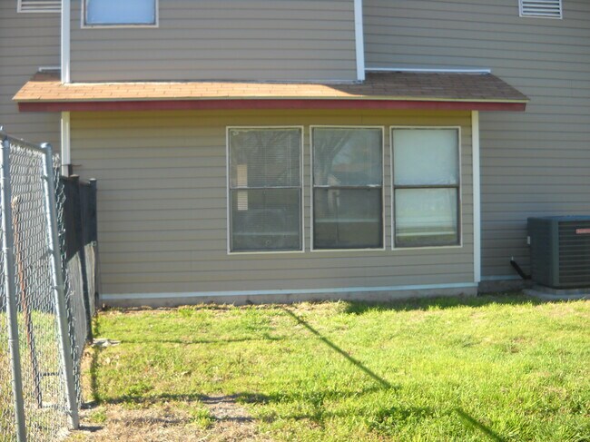 Foto del edificio - 5767 Country Sun Dr