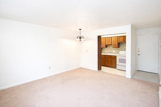 Foto del edificio - LAUREL GARDENS