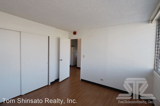 Building Photo - 1 br, 1 bath House - Salt Lake Manor #208 ...