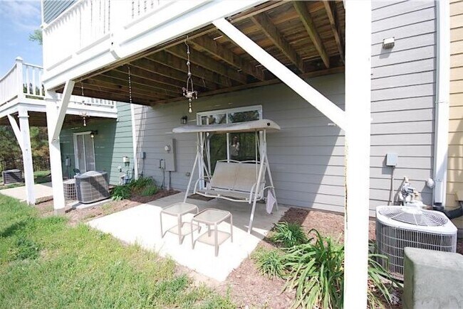 Building Photo - 3 bedroom in Cary NC 27519