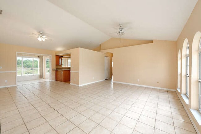 Foto del edificio - 3561 22nd Ave NE