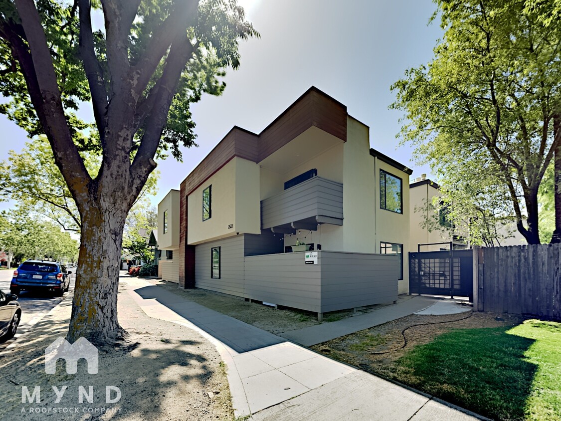 Primary Photo - 2524 T St