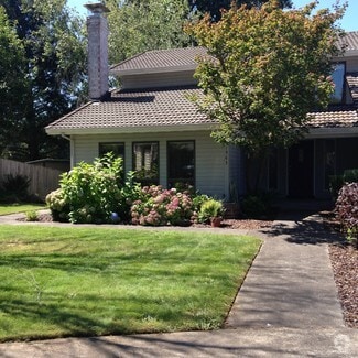 Building Photo - 51963 SW Creekview Pl