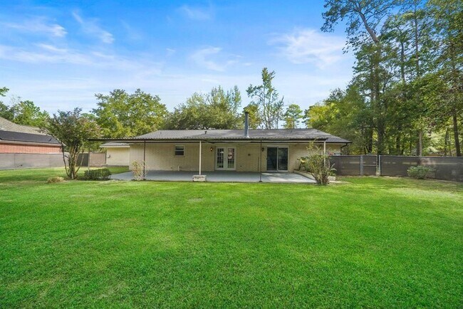 Building Photo - 110 Magnolia Bend