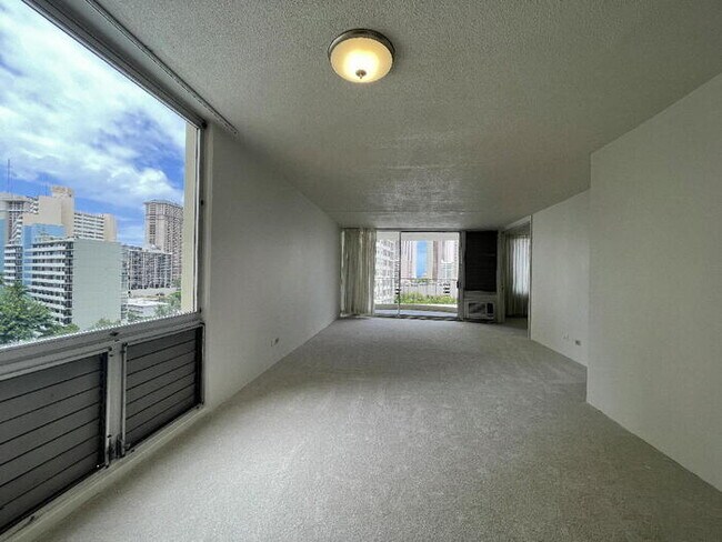 Foto del edificio - To register for the showing time below, note the 4 digit code: 3772 and click "APPLY NOW."(mobile...