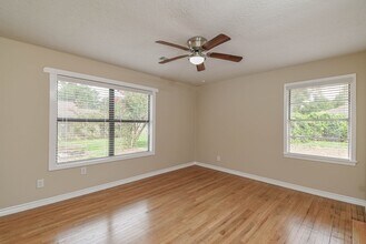 Building Photo - 1509 N San Jacinto St