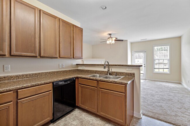 Foto del edificio - 3240 Warm Springs Ln