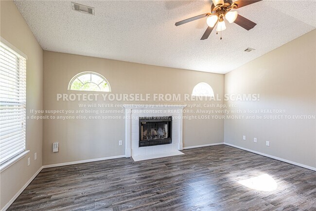 Foto del edificio - 3031 W Essex Dr