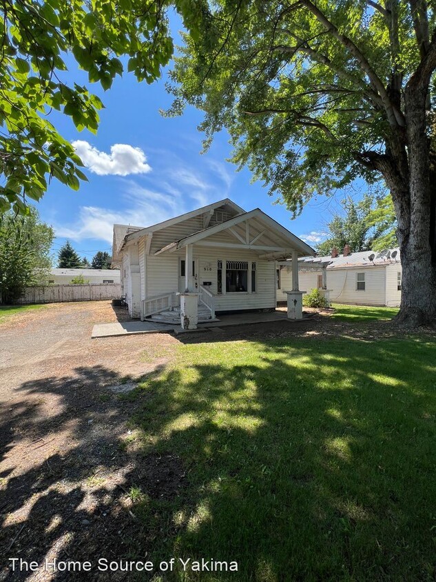 Primary Photo - 4 br, 1.5 bath House - 910 W. Viola Ave