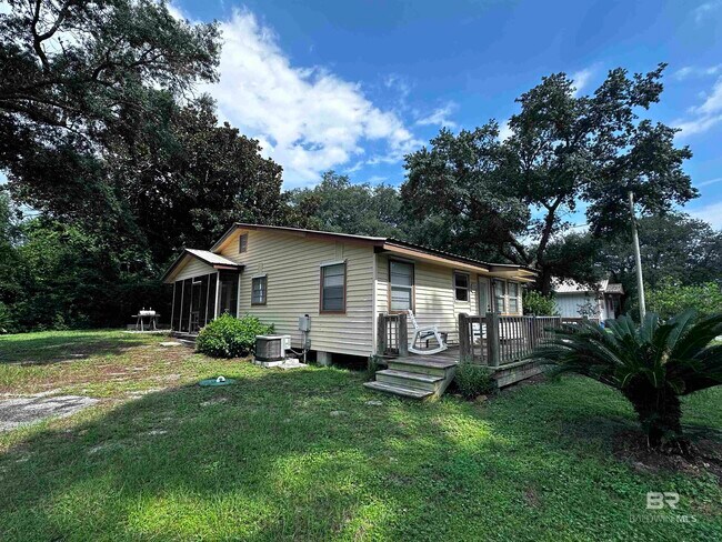 Foto del edificio - 5595 Virginia St