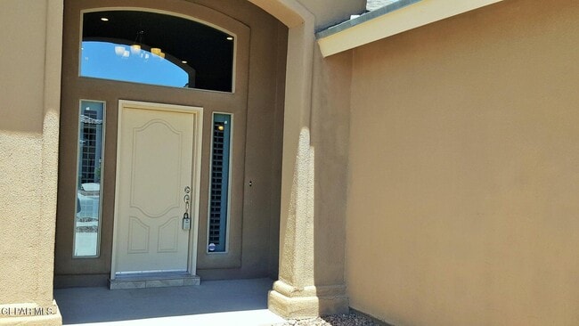 Building Photo - 11727 Dos Palmas Dr