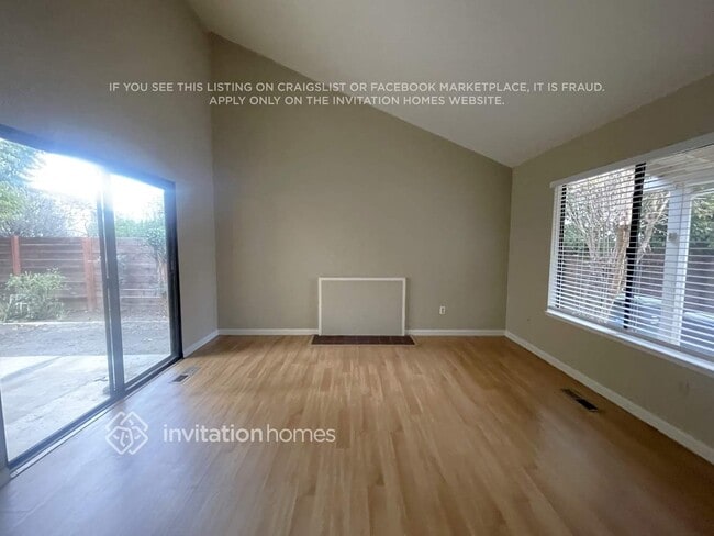 Building Photo - 1119 Hartford Pl