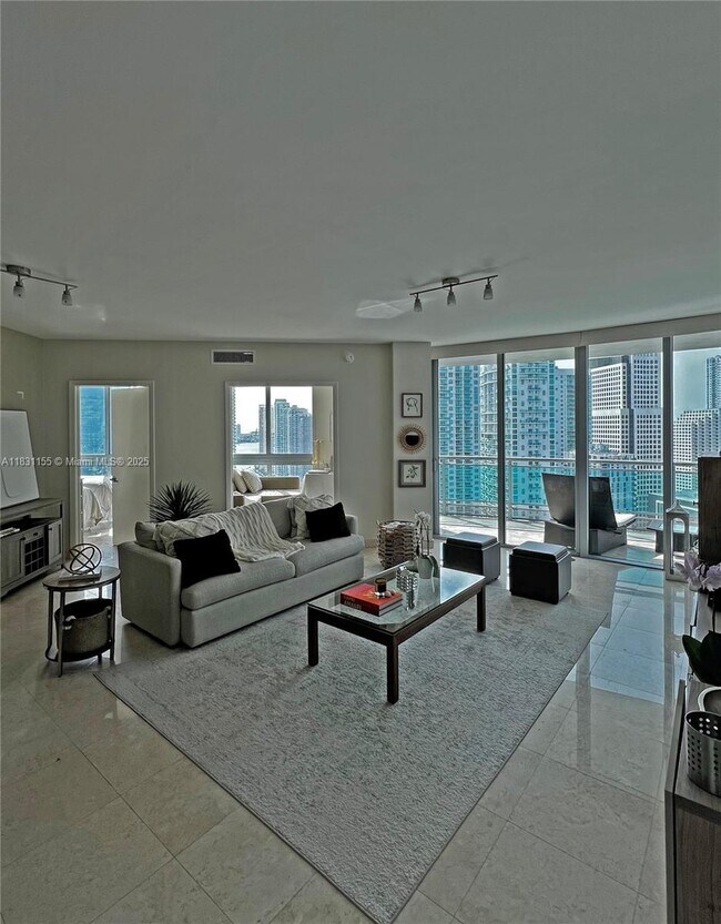 Foto del edificio - 350 S Miami Ave