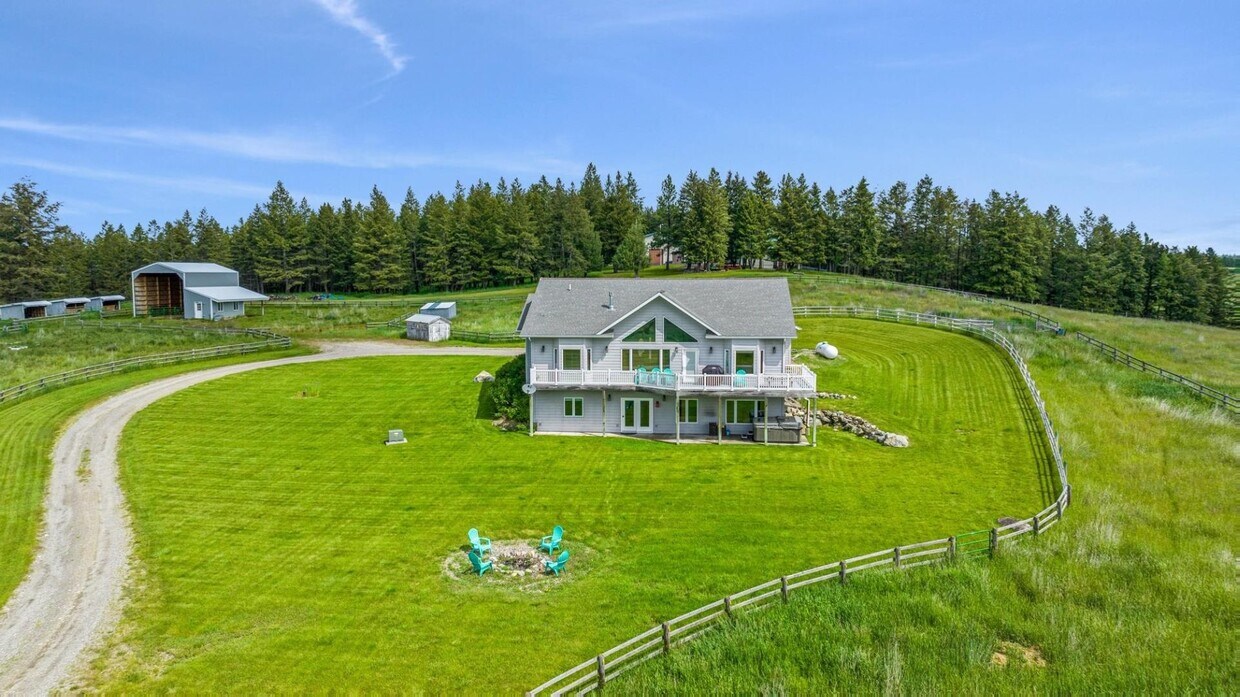 Foto principal - Available For Rent Mid October! 5-bedroom,...