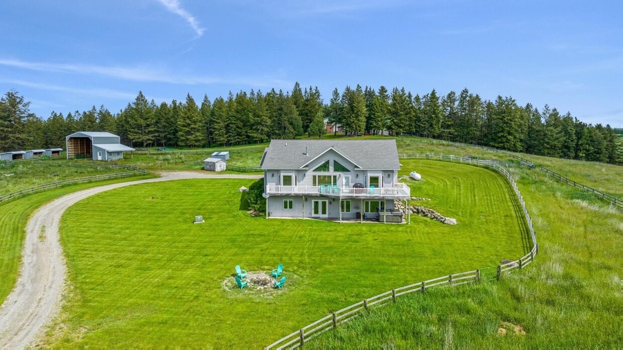 Primary Photo - Available For Rent Mid October! 5-bedroom,...