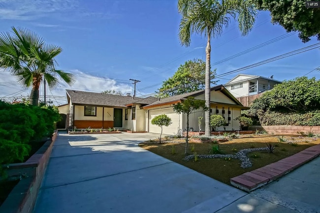 Building Photo - 5558 Emerald St