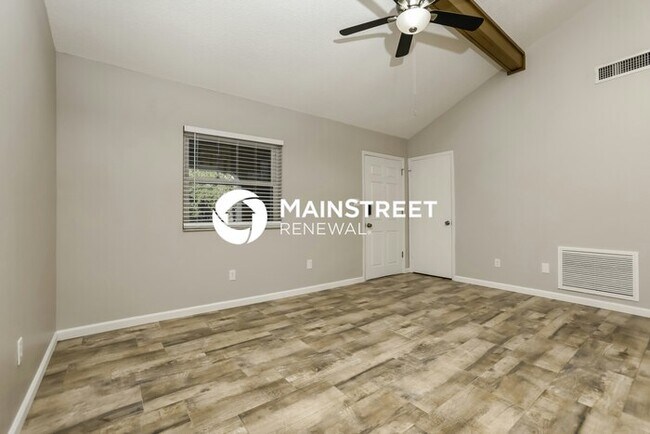 Building Photo - 3 Bedroom Pet-Friendly Home in Deltona, FL with Main Street Renewal