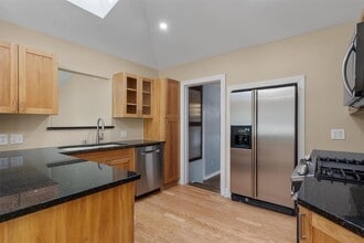 Building Photo - 400 E Monroe St