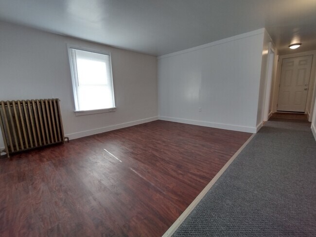 Living Room - 800 Burden Lake Rd