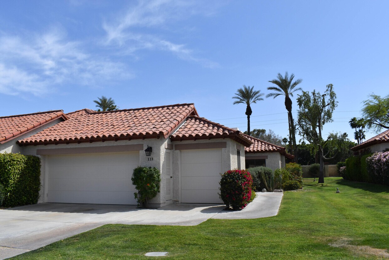 Primary Photo - 113 Vitoria Ln