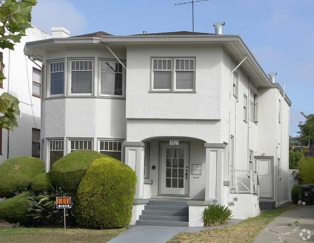Building Photo - 3821 Park Blvd