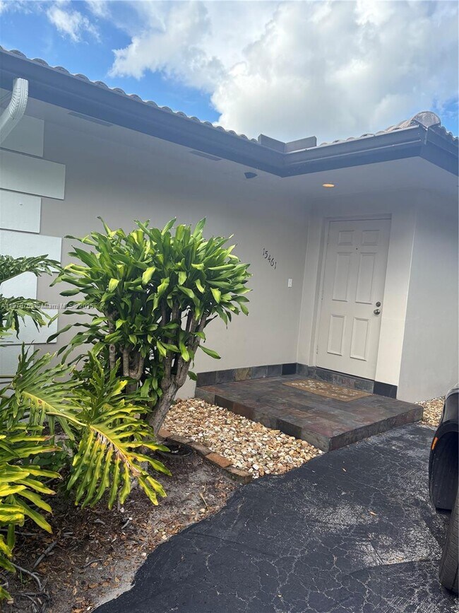 Building Photo - 15461 Turnbull Dr